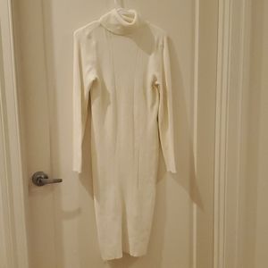 Neiman Marcus snow white turtleneck sweate…
